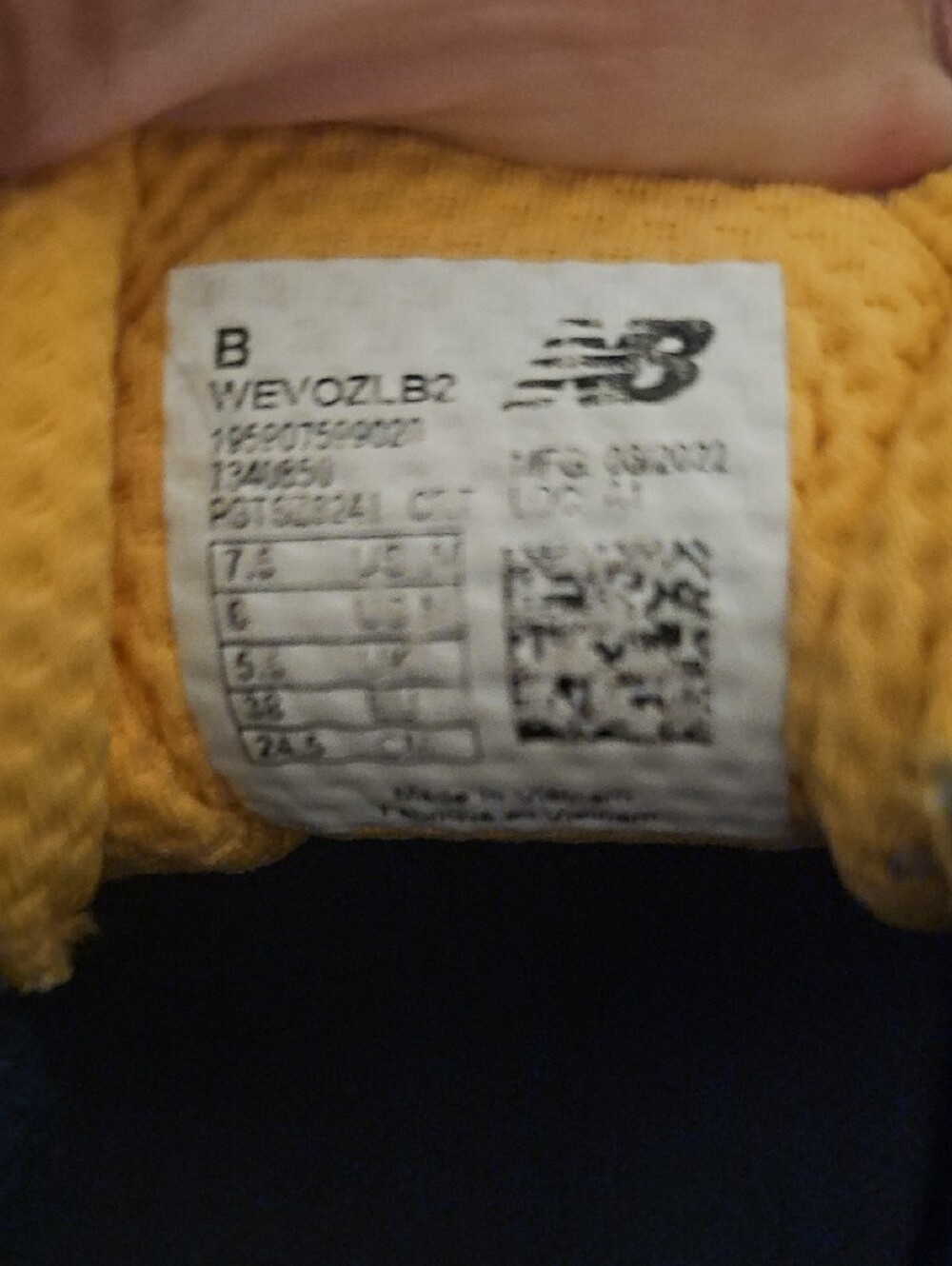 New Balance Women's Navy and Yellow Fresh Foam EvoZ Sneakers - Picture 7 of 7